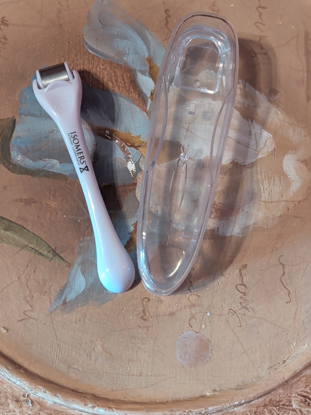 Isomers White Microderm Roller - Gentle At-Home Exfoliation